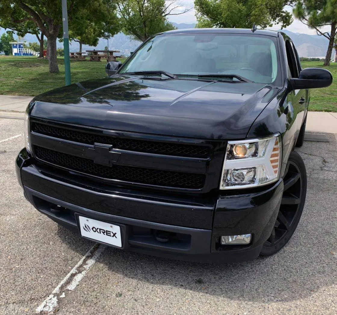 AlphaRex Projector Headlights Chevy Silverado (07-13) LED LUXX Series w/ Sequential Turn Signal - Chrome / Jet Black