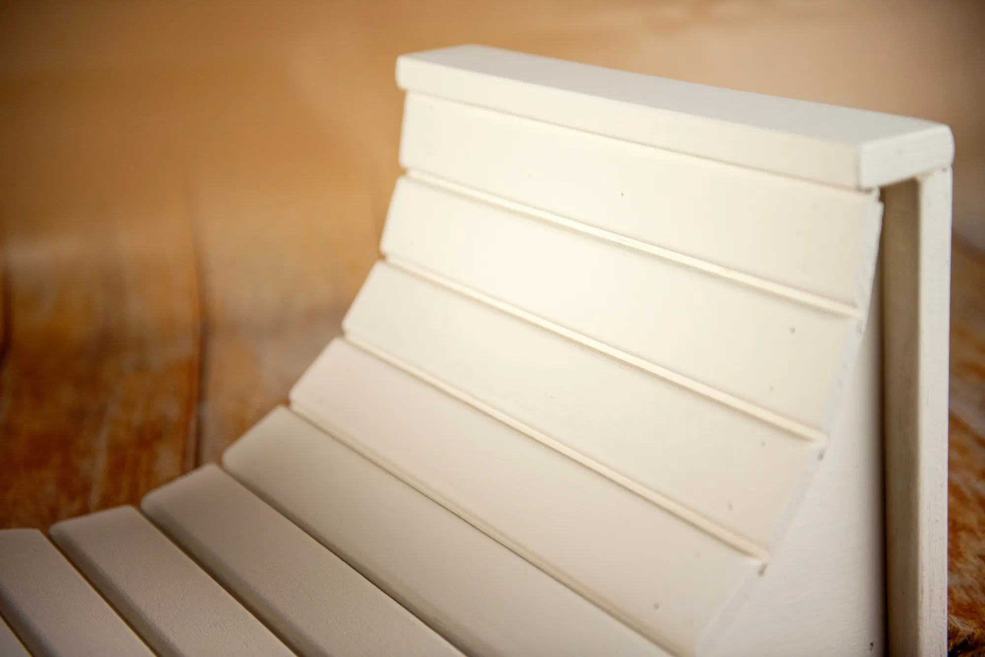 Arch Lounger - White