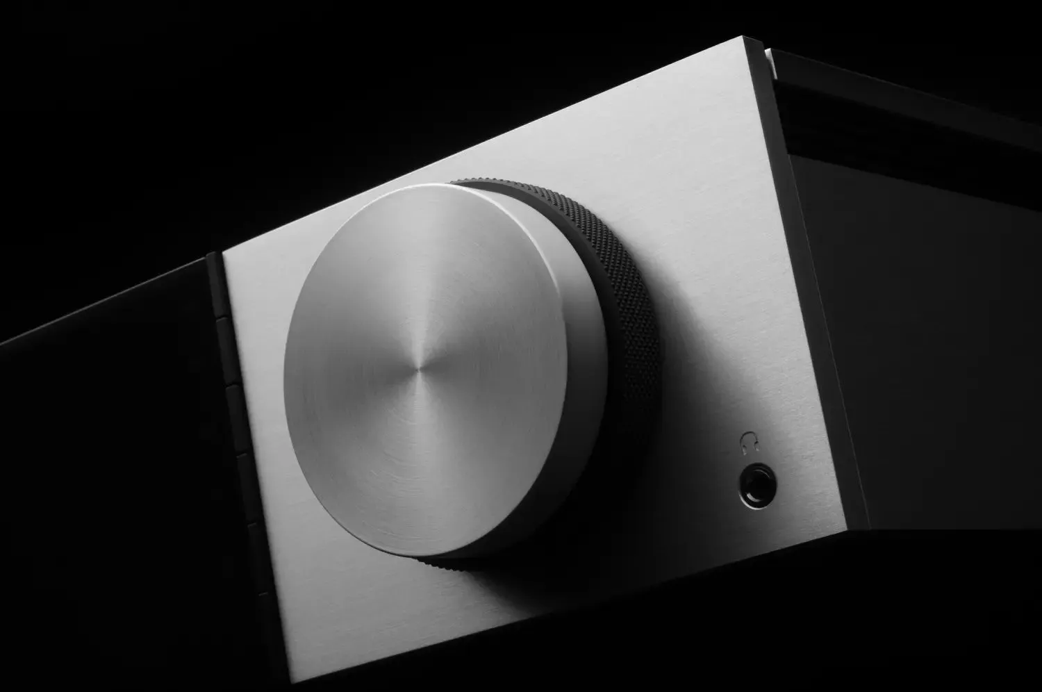 Cambridge Audio Evo 150 DeLorean Edition