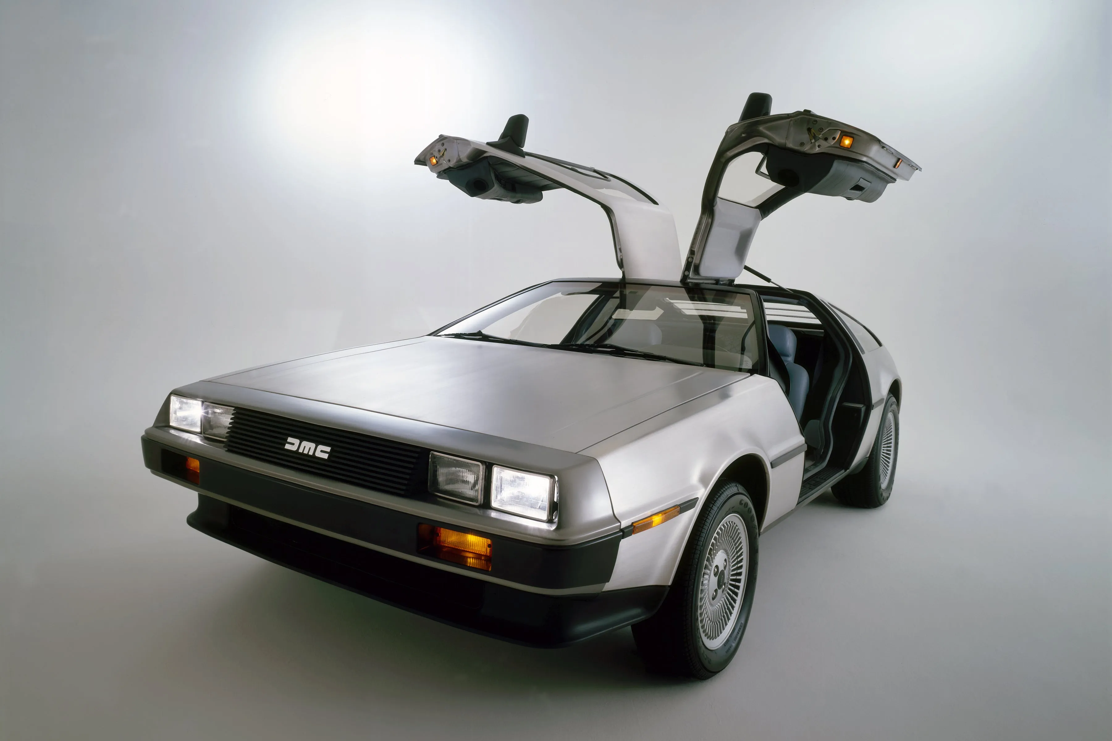 Cambridge Audio Evo 150 DeLorean Edition