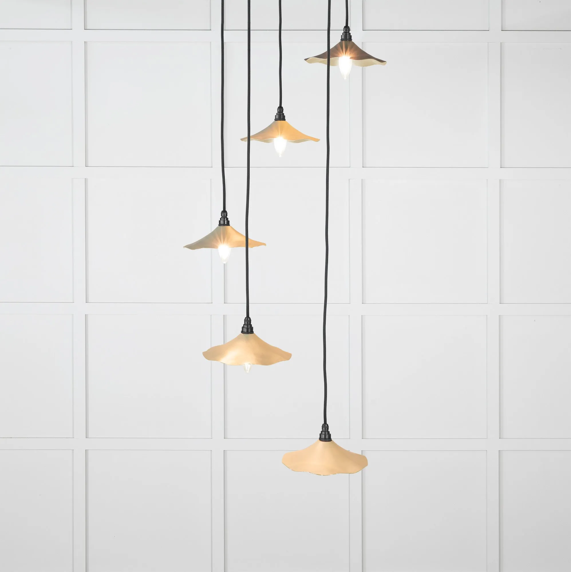 Flora Cluster Light in Tump