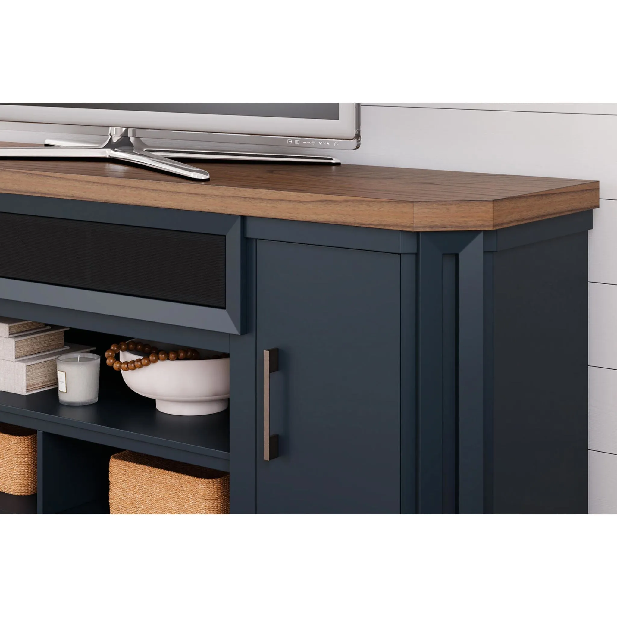 Landocken TV Stand