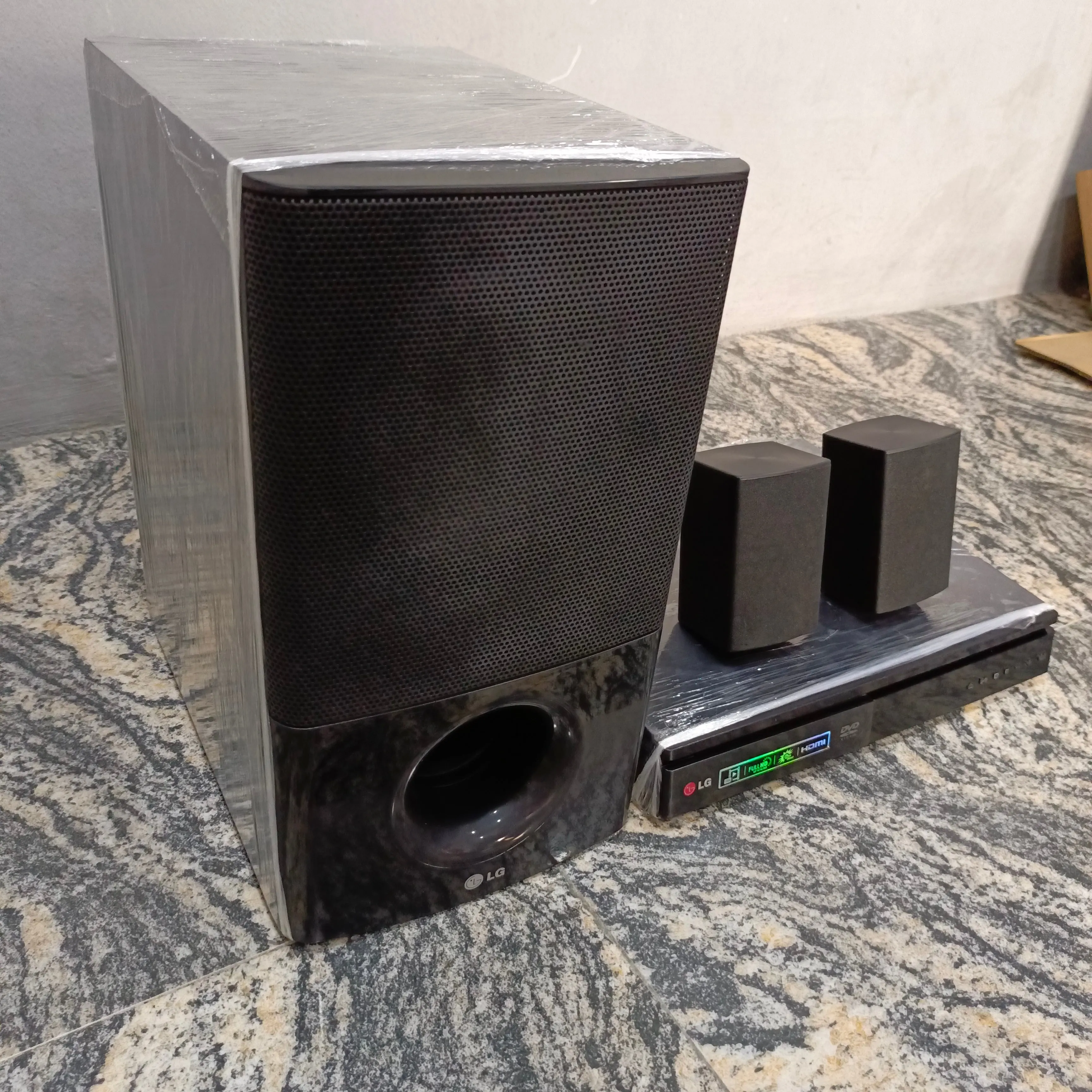 LG 2.1Ch 500W DVD Home Theater System (USB, FM, Aux, HDMI out) - Foreign Used