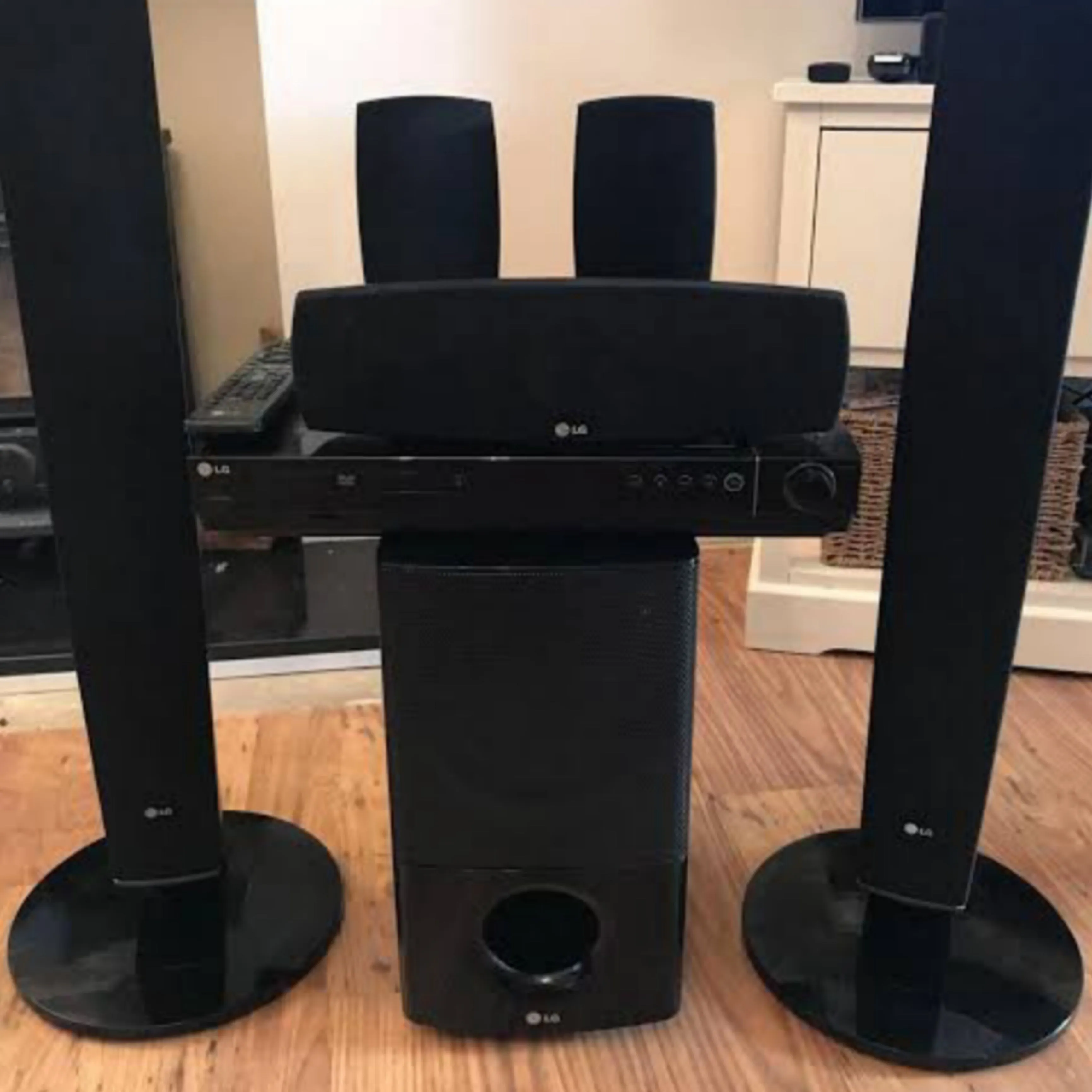 LG HT554PH 5.1Ch 500W Tower DVD Home Theater System (USB, FM, Aux, Optical, HDMI Out) - Foreign Used