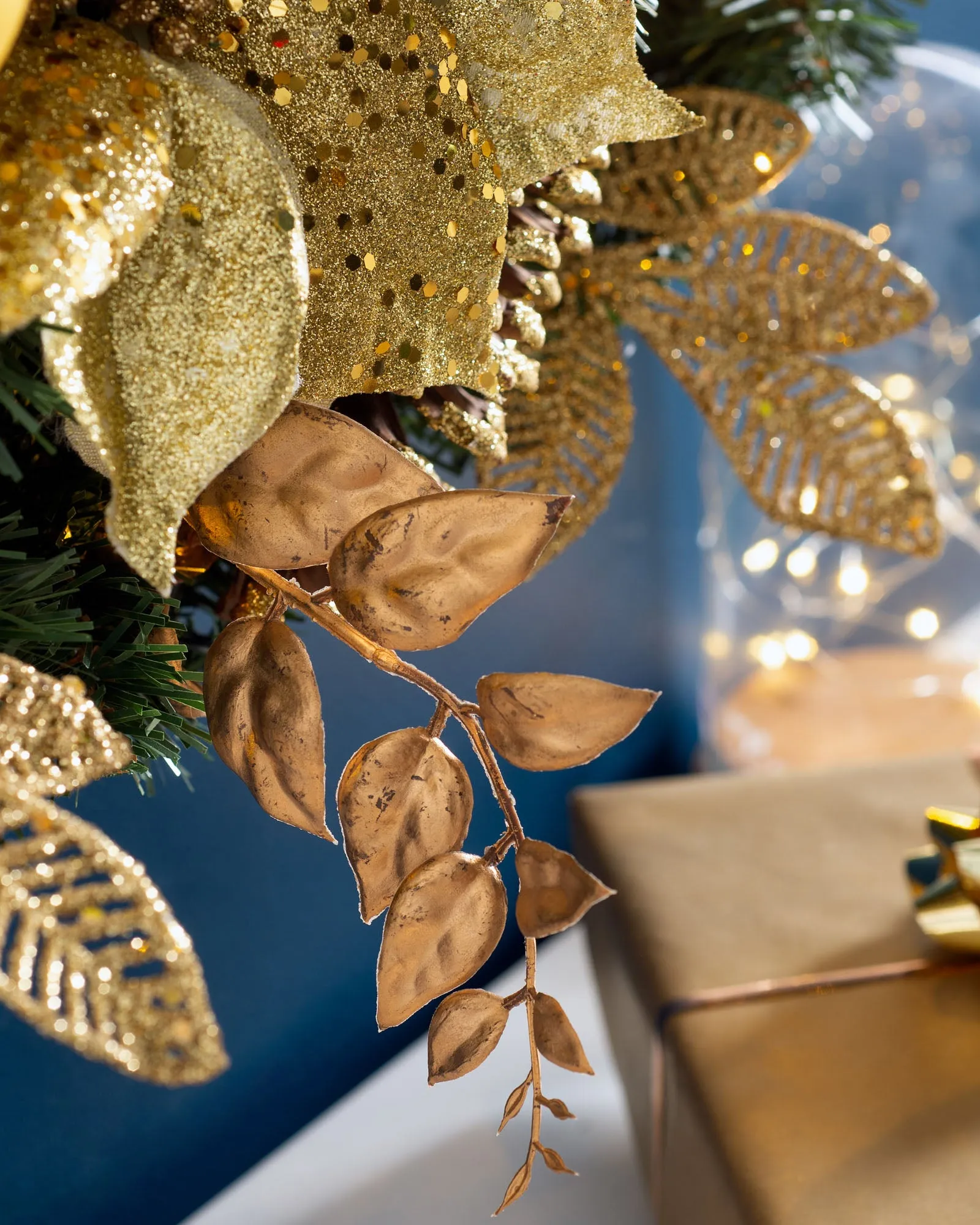 Pre-Lit Extra Thick Wreath, Cream/Gold, 76 cm