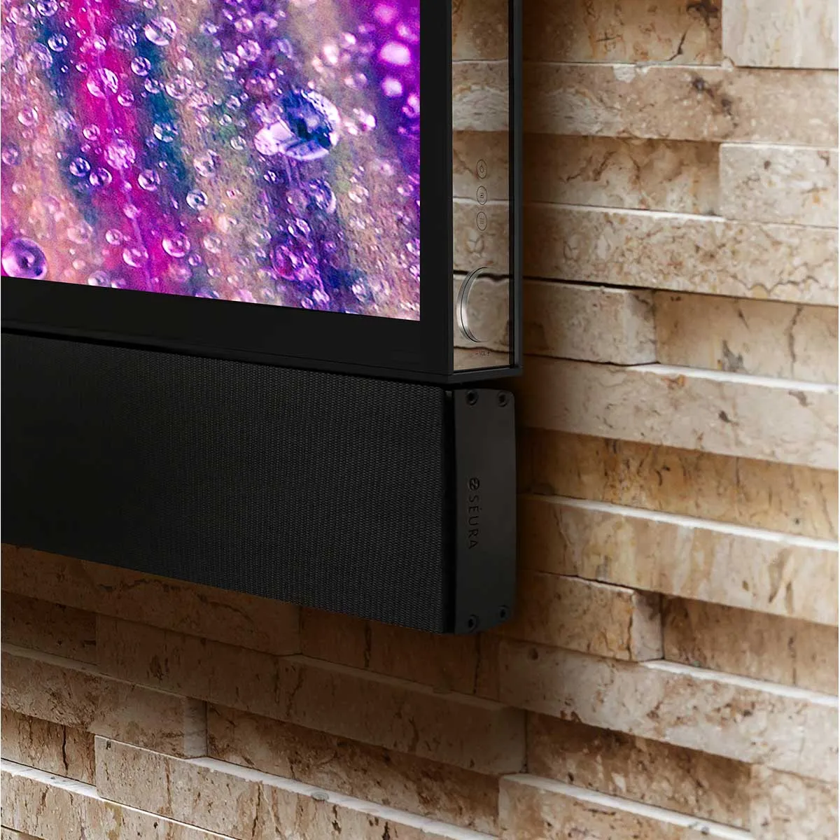 Seura Ultra Bright Series Outdoor 4K UHD TV